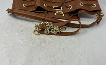 Load image into Gallery viewer, Borse In Pelle Womens Brown Chevron Quilted Leather Bucket &amp; Drawstring Bag
