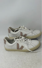 Load image into Gallery viewer, Veja Womens Esplar White Leather Lace-Up Low Top Round Toe Sneaker Shoes Size 8
