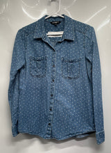 Load image into Gallery viewer, Express Womens Blue White Denim Hearts Print Long Sleeve Button-Up Shirt Size S
