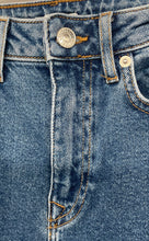 Load image into Gallery viewer, Forever 21 Womens Blue Medium Wash Raw Hem Denim Straight Leg Jeans Pants Sz 24
