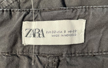 Load image into Gallery viewer, Zara Womens Black Flat Front Pockets Straight Leg Trouser Pants Size 0
