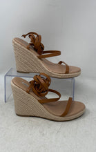 Load image into Gallery viewer, Chelsea &amp; Violet Womens Mariah Beige Brown Wedge Platform Sandals Size 6.5
