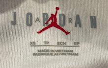Load image into Gallery viewer, Jordan Mens White Short Sleeve Crew Neck Pullover T-Shirt Size XS
