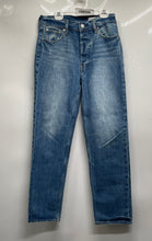 Load image into Gallery viewer, Gap Womens Cheeky Blue High Rise Pockets Denim Straight Leg Jeans Size 27
