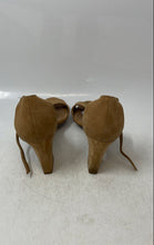 Load image into Gallery viewer, Tahari Womens Beige Suede Open Toe High Block Heel T-Strap Sandals Size 8
