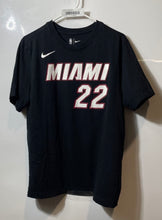 Load image into Gallery viewer, The Nike Mens Black NBA Miami Heat Jimmy Butler #22 Jersey T-Shirt Size Medium
