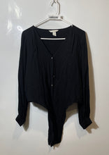 Load image into Gallery viewer, H&amp;M Womens Black Long Sleeve Regular Fit Button Front Blouse Top Size 4
