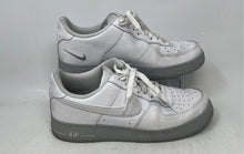 Load image into Gallery viewer, Nike Mens Air Force 1 '07 White Gray Low Top Lace-Up Sneaker Shoes Size 10.5
