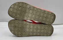 Load image into Gallery viewer, Authentic Tory Burch Womens Red Printed Flip-Flop Sandals Size 6-7 Worn
