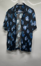 Load image into Gallery viewer, Forever 21 Mens Black Floral Short Sleeve Collared Button-Up Shirt Size L
