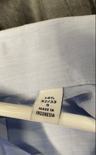 Load image into Gallery viewer, Calvin Klein Mens Light Blue Herringbone Slim Fit Dress Shirt Size 14.5 32/33
