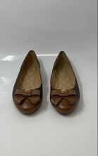 Load image into Gallery viewer, Michael Kors Womens Brown Monogram Bow Cap Toe Slip-On Casual Ballet Flats Sz 6
