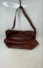 Load image into Gallery viewer, El Portal Womens Brown Leather Inner Zipped Pocket Bottom Studs Shoulder Bag
