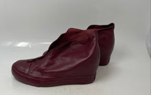 Load image into Gallery viewer, Converse Womens Chuck Taylor All Star Lux Burgundy Leather Sneaker Shoes Size 9
