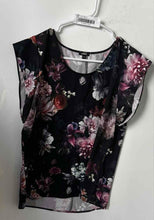 Load image into Gallery viewer, Express Womens Black Floral Print Round Neck Pullover Blouse Top Size S
