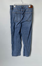 Load image into Gallery viewer, Karl Lagerfeld Womens Blue Denim Medium Wash Pockets Straight Leg Jeans Size 8
