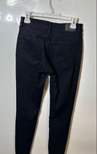 Load image into Gallery viewer, Signature By Levi Strauss &amp; Co. Womens Black High-Rise Skinny Jeans Sz 6M 28/30
