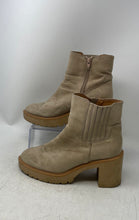 Load image into Gallery viewer, Universal Thread Womens Beige Round Toe Side Zip Block Heel Ankle Boots Size 8.5
