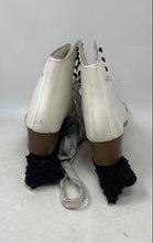 Load image into Gallery viewer, Botas Womens Regina KK44153-5-328 White Lace-Up Round Toe Ice Skates Size 5
