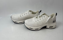 Load image into Gallery viewer, Womens White Air Cushioned Low Top Lace-Up Running Sneaker Shoes Size 6.5
