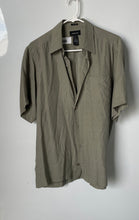 Load image into Gallery viewer, Claiborne Mens Green Silk Short Sleeve Collared Button-Up Shirt Size Small
