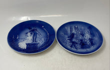 Load image into Gallery viewer, Set Of 2 Pcs Desiree Denmark Hans Christian Andersen Collector Plates
