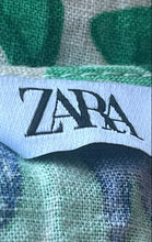 Load image into Gallery viewer, Zara Womens Green Printed Long Sleeve V-Neck Cropped Blouse Top Size XS
