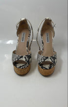 Load image into Gallery viewer, Steve Madden Womens Beige Animal Print Leather Wedge Slingback Sandals Size 5.5

