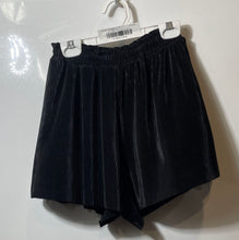 Load image into Gallery viewer, Zara Womens Black Elastic Waist Pull-On Ribbed Pleated Shorts Size Small
