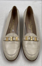 Load image into Gallery viewer, Authentic Salvatore Ferragamo Womens Cream Leather Loafer Flats Size 8.5 2A
