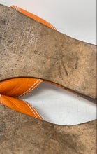 Load image into Gallery viewer, Isaac Mizrahi Womens Orange Leather Open Toe Slip-On Slide Sandals Size 9M
