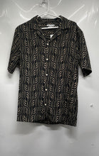 Load image into Gallery viewer, Zara Mens Black Beige Printed Short Sleeve Regular Fit Button-Up Shirt Size M
