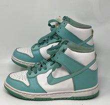 Load image into Gallery viewer, Authentic Nike Dunk High 07 Boys White Light Green Sneaker Shoes Size 6Y Worn
