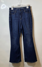 Load image into Gallery viewer, American Eagle Outfitters Womens Blue Denim 5 Pocket Design Flared Jeans Pants 8
