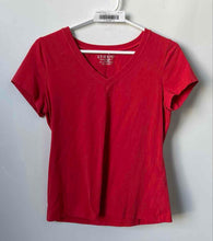 Load image into Gallery viewer, Chico's Womens Red Cotton Blend Short Sleeve V-Neck Pullover T-Shirt Size S
