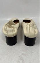 Load image into Gallery viewer, Everlane Womens The Day Cream Leather Slip-On Block Pump Heels Size 7.5
