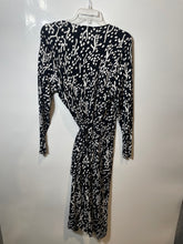 Load image into Gallery viewer, Diane Von Furstenberg Womens Black White Sea Spots Long Sleeve Wrap Dress Sz 1X
