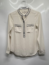 Load image into Gallery viewer, Ann Taylor Womens Beige Black Long Sleeve Button Front Blouse Top Size XXS
