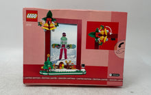 Load image into Gallery viewer, Set Of 209 Pcs Lego 40702 Christmas Picture Frame Limited Edition Factory Sealed
