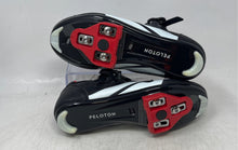 Load image into Gallery viewer, Peloton Mens Black Red 3 Bolt Adjustable Hook And Loop Cycling Shoes Size EUR 37
