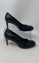 Load image into Gallery viewer, Cole Haan Womens Black Round Toe Slip-On Stiletto Pump Heels Size 6B
