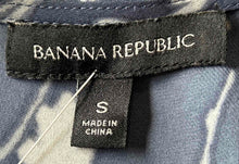 Load image into Gallery viewer, Banana Republic Womens Blue Gray Printed Long Sleeve Blouse Top Size Small
