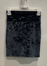 Load image into Gallery viewer, Forever 21 Womens Black Velvet Stretch Pull-On Straight &amp; Pencil Skirt Size S
