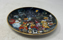 Load image into Gallery viewer, Franklin Mint Howl-O-Ween Limited Edition Porcelain Collector Plate By Bill Bell
