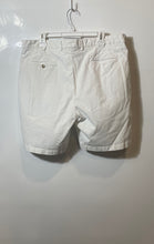 Load image into Gallery viewer, Peter Millar Mens White Flat Front Slash Pocket Regular Fit Chino Shorts Size 40
