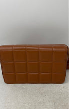 Load image into Gallery viewer, Borse In Pelle Womens Brown Leather Quilted Adjustable Strap Crossbody Bag
