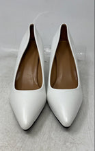 Load image into Gallery viewer, Unbranded Womens White Pointed Toe Slip-On Block Pump Heels Size 38
