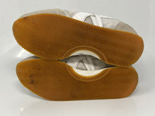 Load image into Gallery viewer, Authentic Tory Burch Womens Hank White Sneakers Shoes Size 7.5M Stained Damaged
