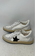 Load image into Gallery viewer, Vintage Havana Womens Eldridge White And Gray Leather Low Top Sneakers Shoes 6.5
