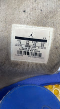 Load image into Gallery viewer, Authentic Nike Mens Air Jordan Hydro 5 Retro Blue Slide Sandals Size 11 Damaged
